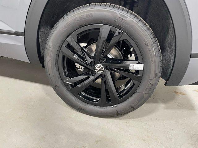 new 2026 Volkswagen Atlas Cross Sport car, priced at $52,522