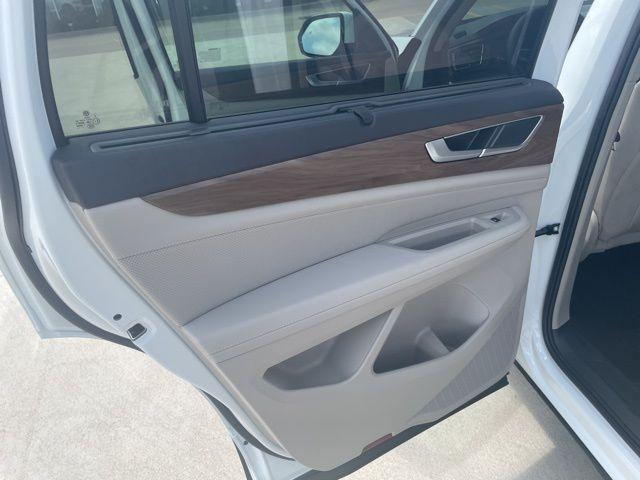 new 2025 Volkswagen Atlas car, priced at $46,720