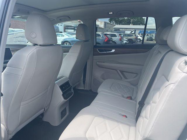 new 2025 Volkswagen Atlas car, priced at $46,720