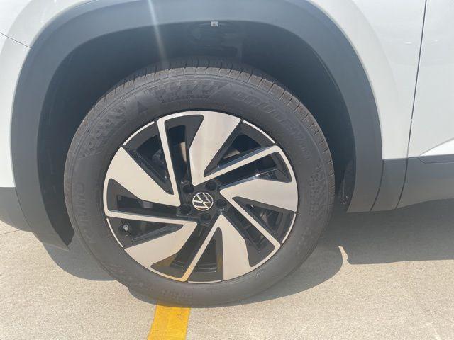 new 2025 Volkswagen Atlas car, priced at $46,720