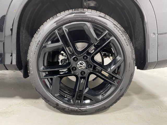 new 2025 Volkswagen Tiguan car, priced at $38,081