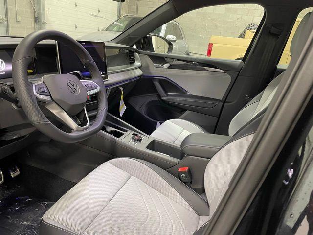 new 2025 Volkswagen Tiguan car, priced at $38,081