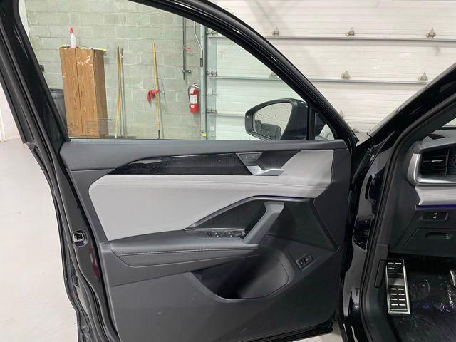 new 2025 Volkswagen Tiguan car, priced at $38,081