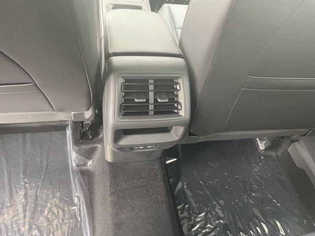 new 2025 Volkswagen Tiguan car, priced at $33,205