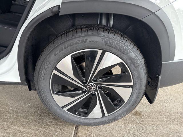 new 2025 Volkswagen Taos car, priced at $33,101