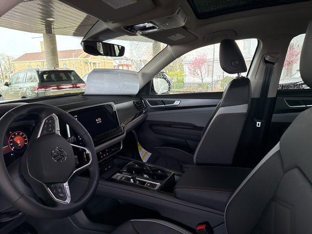 new 2025 Volkswagen Atlas car, priced at $48,451