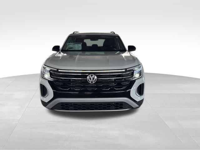 new 2025 Volkswagen Atlas car, priced at $48,451