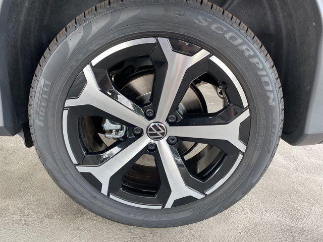 new 2025 Volkswagen Tiguan car, priced at $35,671