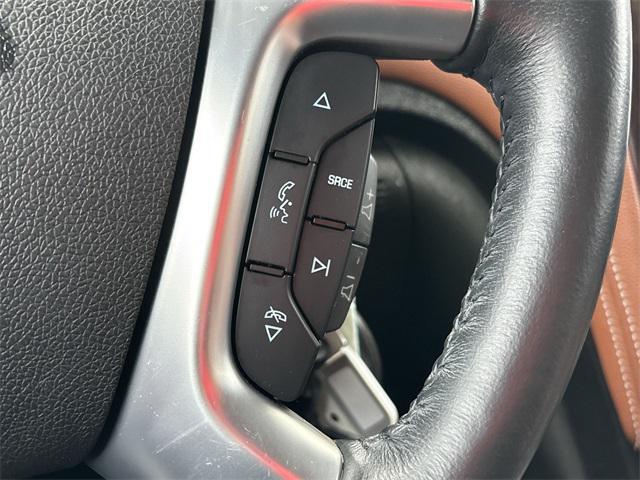 used 2015 Chevrolet Traverse car, priced at $11,000