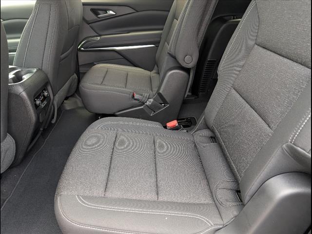 new 2025 Chevrolet Traverse car