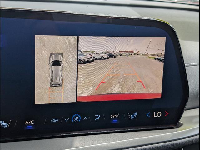 new 2025 Chevrolet Traverse car