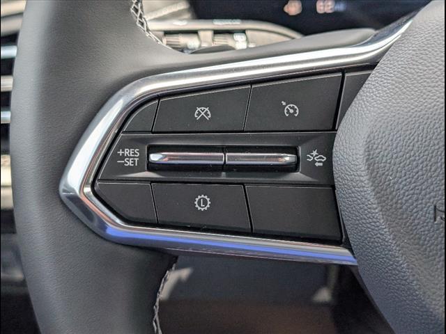 new 2025 Chevrolet Traverse car