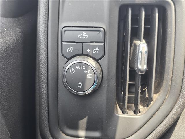 used 2024 Chevrolet Silverado 1500 car, priced at $31,995