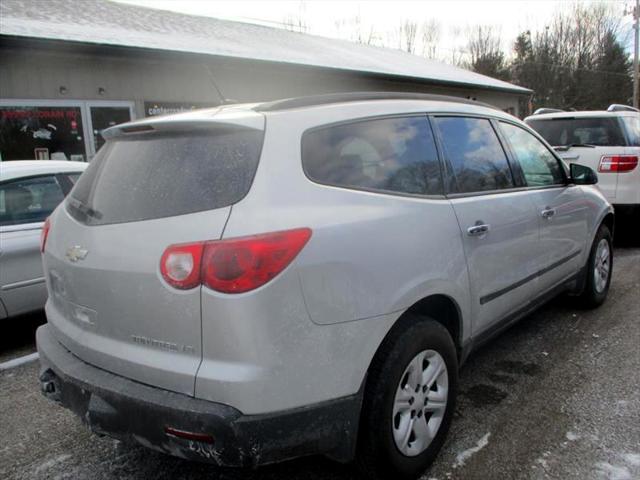 used 2011 Chevrolet Traverse car, priced at $3,495