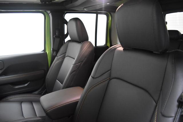 new 2025 Jeep Gladiator car, priced at $45,213
