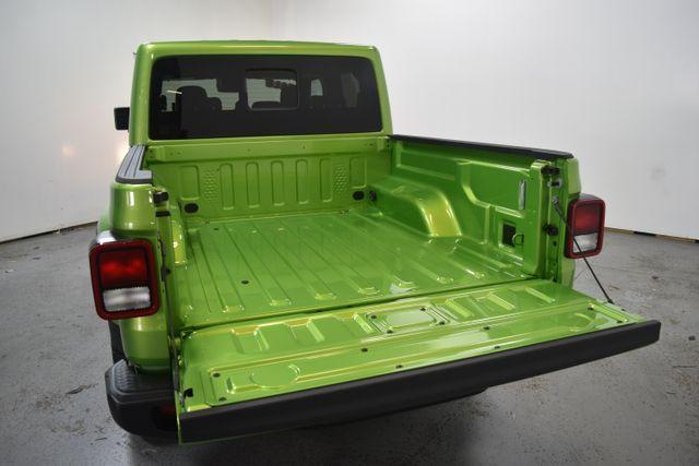 new 2025 Jeep Gladiator car, priced at $45,213