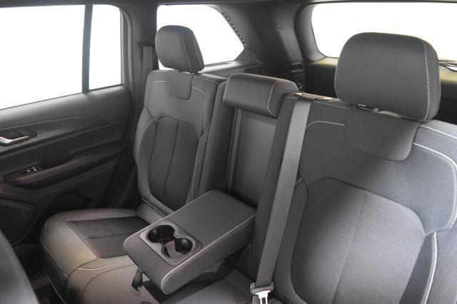 new 2025 Jeep Grand Cherokee car, priced at $41,318