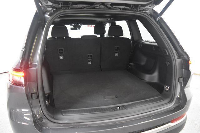 new 2025 Jeep Grand Cherokee car, priced at $41,318