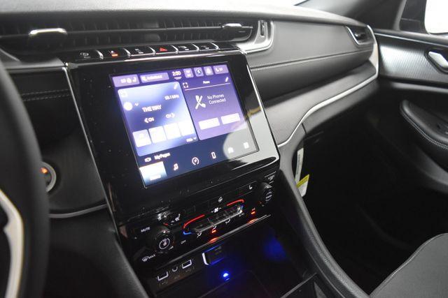 new 2025 Jeep Grand Cherokee car, priced at $41,318