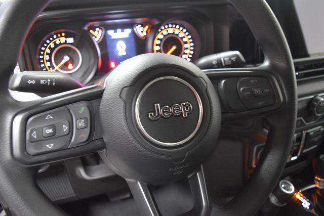 new 2025 Jeep Gladiator car, priced at $43,525