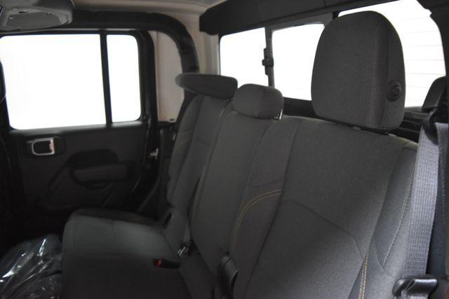 new 2025 Jeep Gladiator car, priced at $43,525