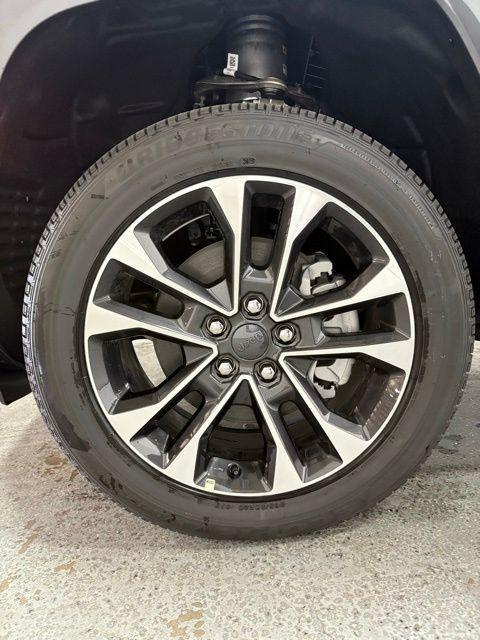 new 2025 Jeep Grand Cherokee L car, priced at $62,058