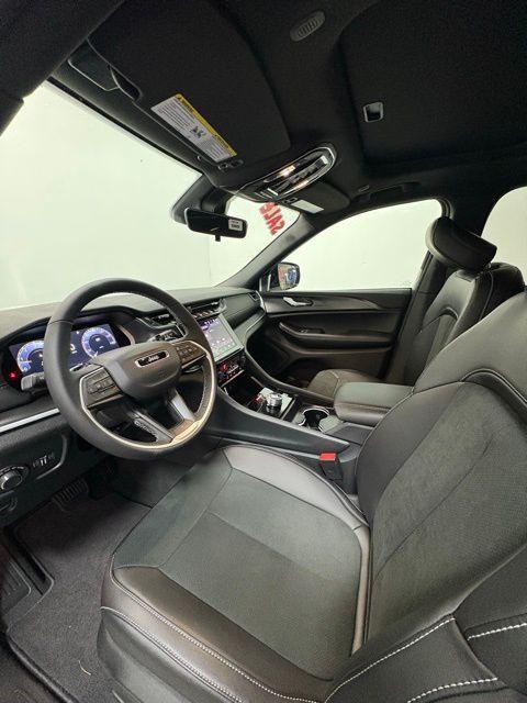 new 2025 Jeep Grand Cherokee car, priced at $44,048