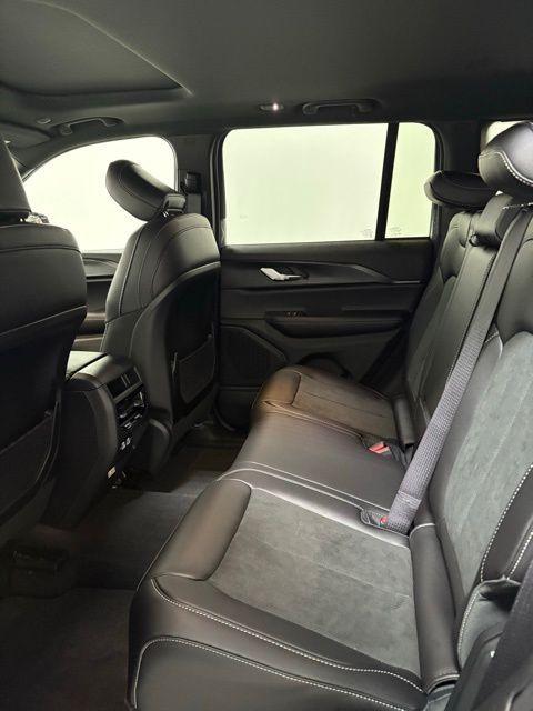 new 2025 Jeep Grand Cherokee car, priced at $44,048