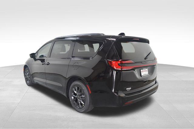 new 2025 Chrysler Pacifica car, priced at $43,244