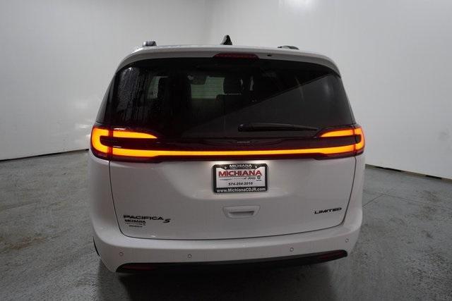 new 2024 Chrysler Pacifica car, priced at $52,148