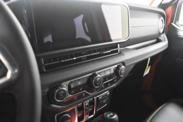 new 2025 Jeep Wrangler car, priced at $59,121