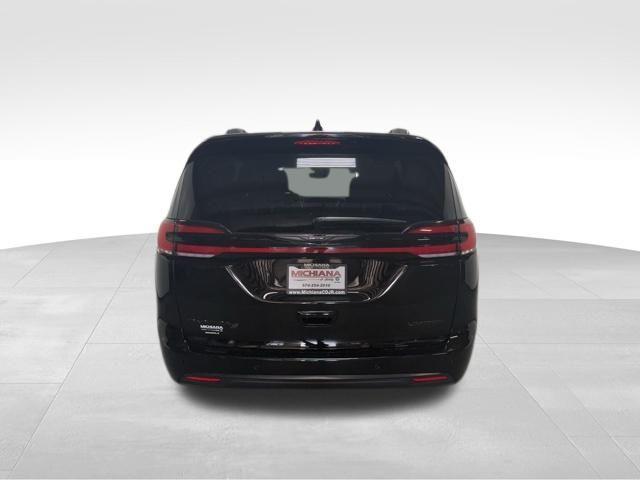 used 2025 Chrysler Pacifica car, priced at $40,988