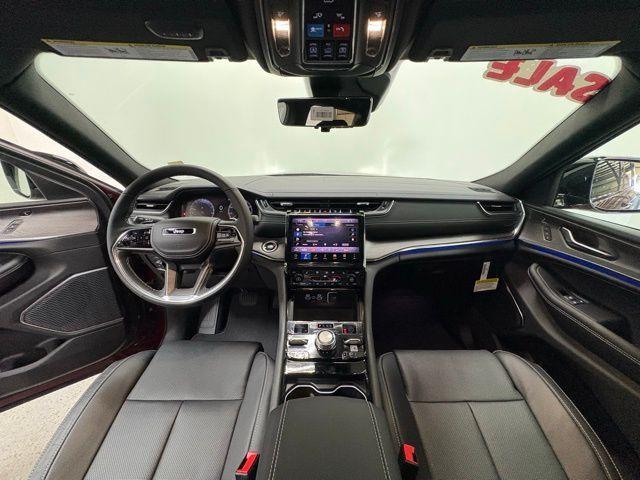 new 2025 Jeep Grand Cherokee car, priced at $60,098