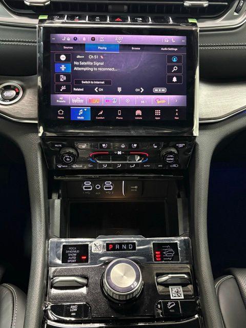 new 2025 Jeep Grand Cherokee car, priced at $60,098