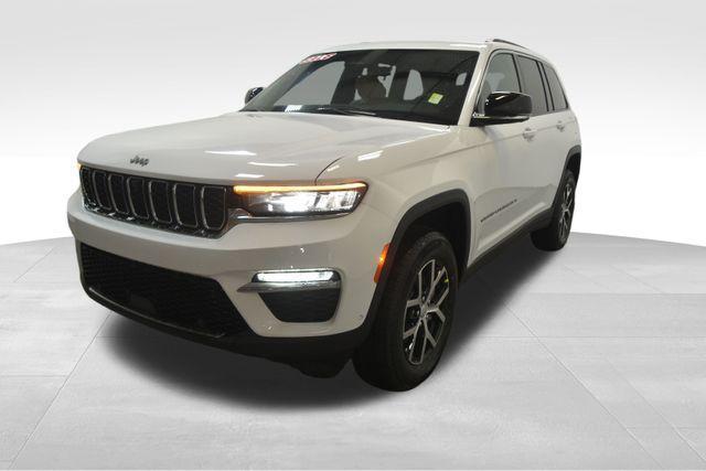 new 2025 Jeep Grand Cherokee car, priced at $51,502