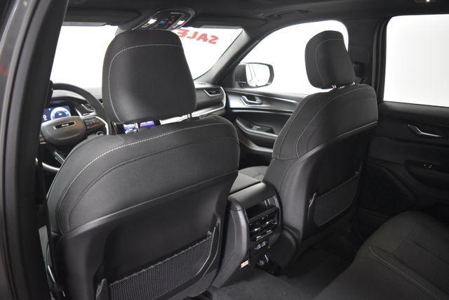 new 2025 Jeep Grand Cherokee car, priced at $42,282