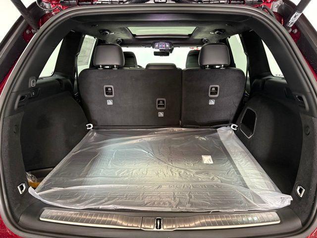 new 2025 Jeep Grand Cherokee car, priced at $68,374