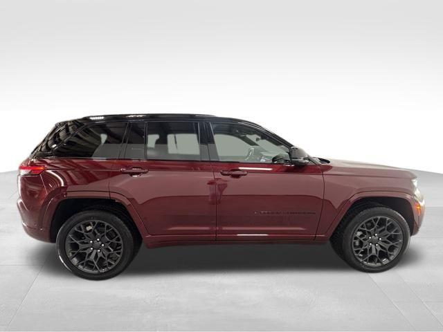 new 2025 Jeep Grand Cherokee car, priced at $68,374