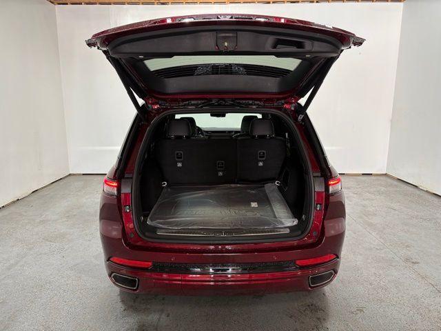 new 2025 Jeep Grand Cherokee car, priced at $68,374