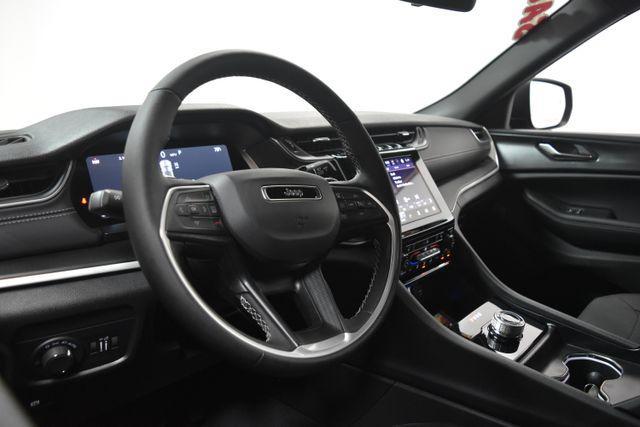 new 2025 Jeep Grand Cherokee car, priced at $41,318