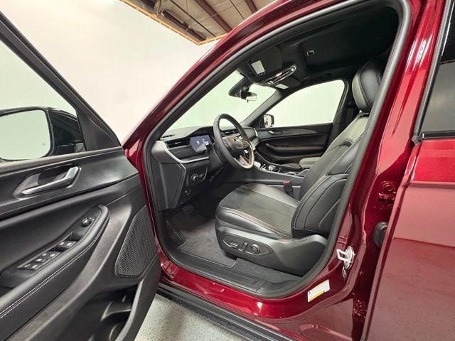 new 2025 Jeep Grand Cherokee car, priced at $46,064