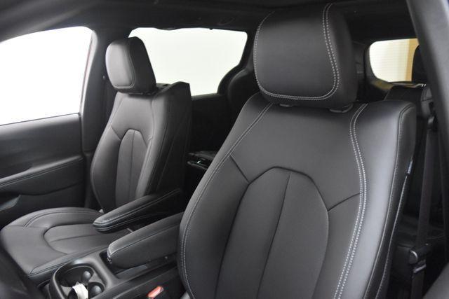 new 2025 Chrysler Pacifica car, priced at $50,641