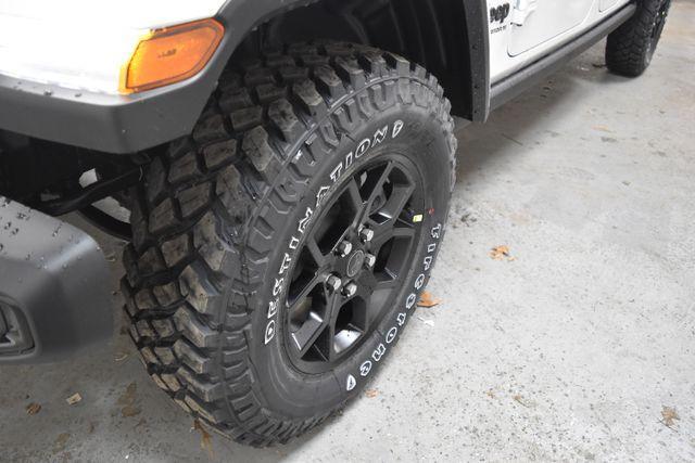 new 2025 Jeep Gladiator car, priced at $49,645
