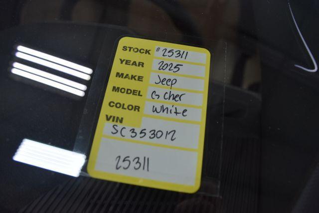 new 2025 Jeep Grand Cherokee car, priced at $49,923