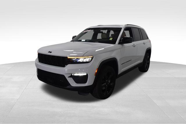 new 2025 Jeep Grand Cherokee car, priced at $49,923