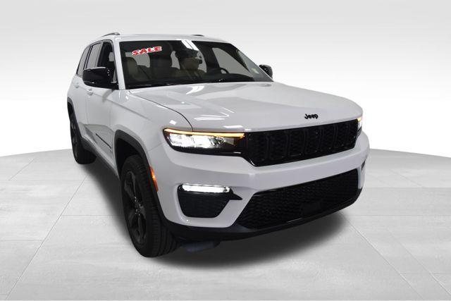 new 2025 Jeep Grand Cherokee car, priced at $49,923