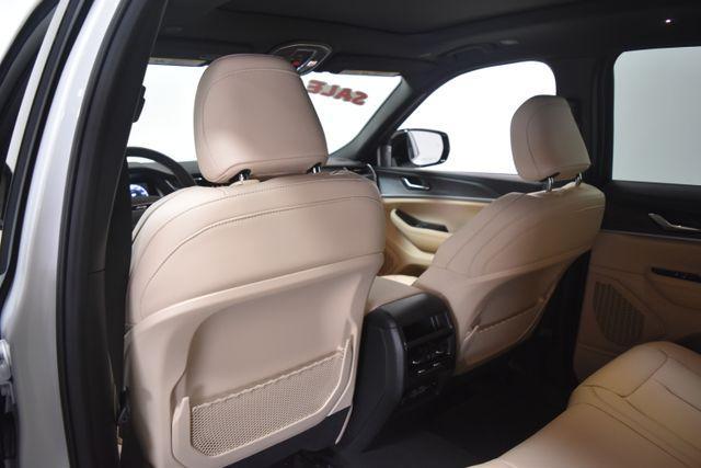 new 2025 Jeep Grand Cherokee car, priced at $49,923