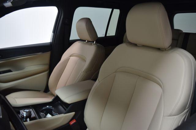 new 2025 Jeep Grand Cherokee car, priced at $49,923