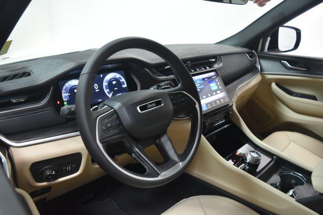 new 2025 Jeep Grand Cherokee car, priced at $49,923