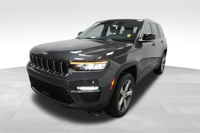 new 2025 Jeep Grand Cherokee car, priced at $51,066